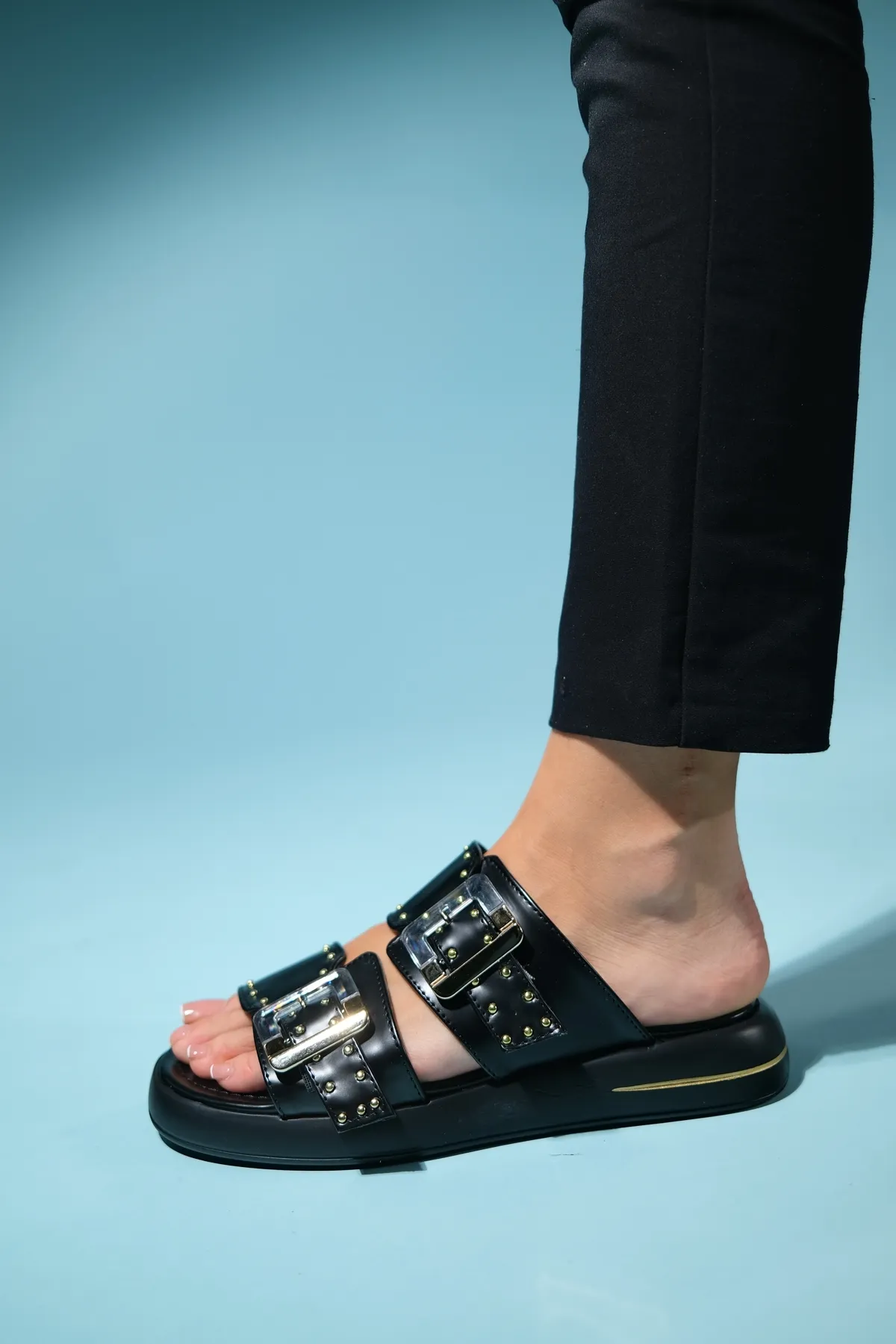 LuviShoes  ZLEY Schwarze Hausschuhe für Damen mit transparenter Schnalle