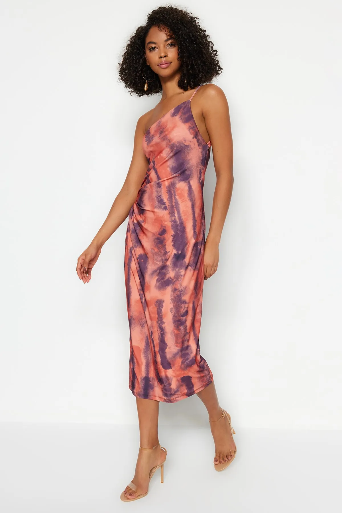 Trendyol Collection  Bedrucktes, tailliertes Midi-Bleistiftkleid aus elastischem Strick mit One-Shoulder-TwOSS23EL01577