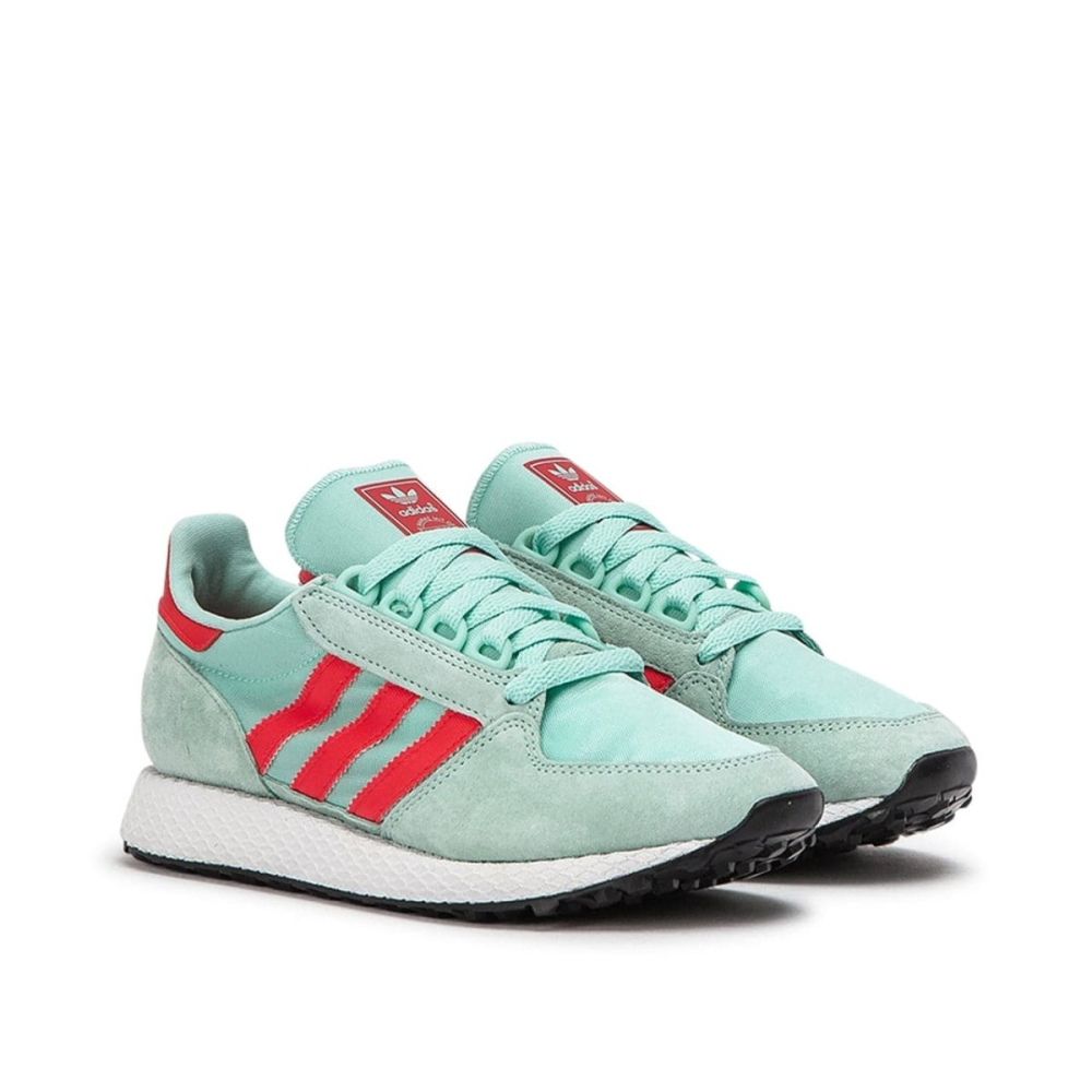 adidas Forest Grove W CG6124 / grün