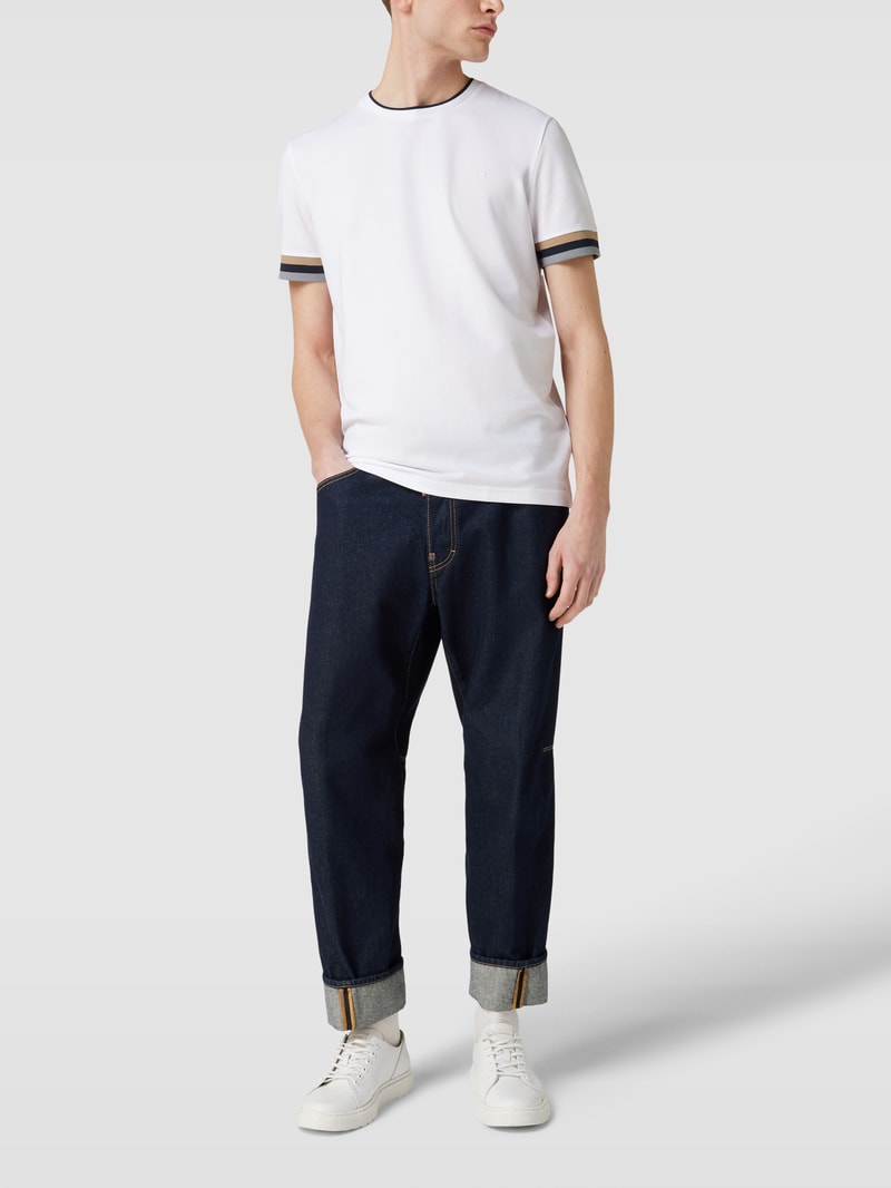 T-Shirt mit Kontraststreifen in weiß
