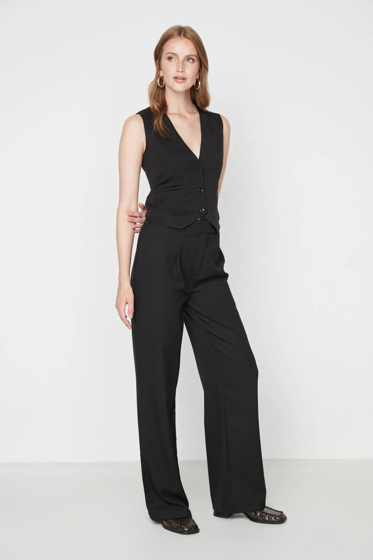 Trendyol Collection  Schwarze Webhose mit weitem Bein TWOAW22PL0263