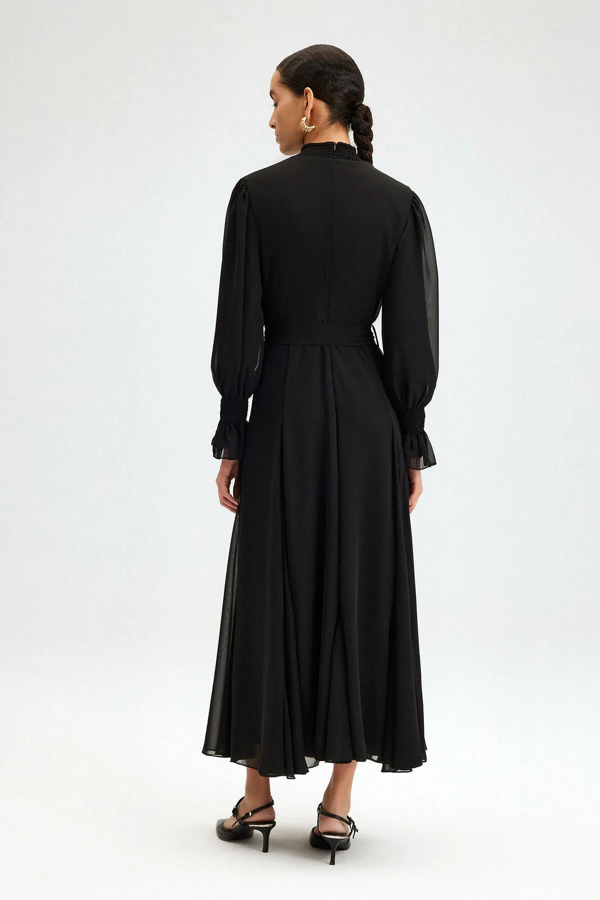 Touché Privé  CHIFFONKLEID MIT STILKRAGEN