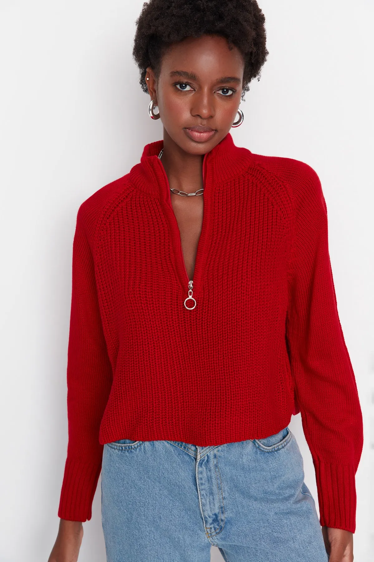 Trendyol Collection  Roter Strickpullover mit Stehkragen TWOAW22KZ1632