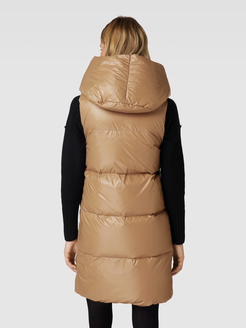 Daunenmantel im ärmellosen Design Modell 'Paholina' in camel