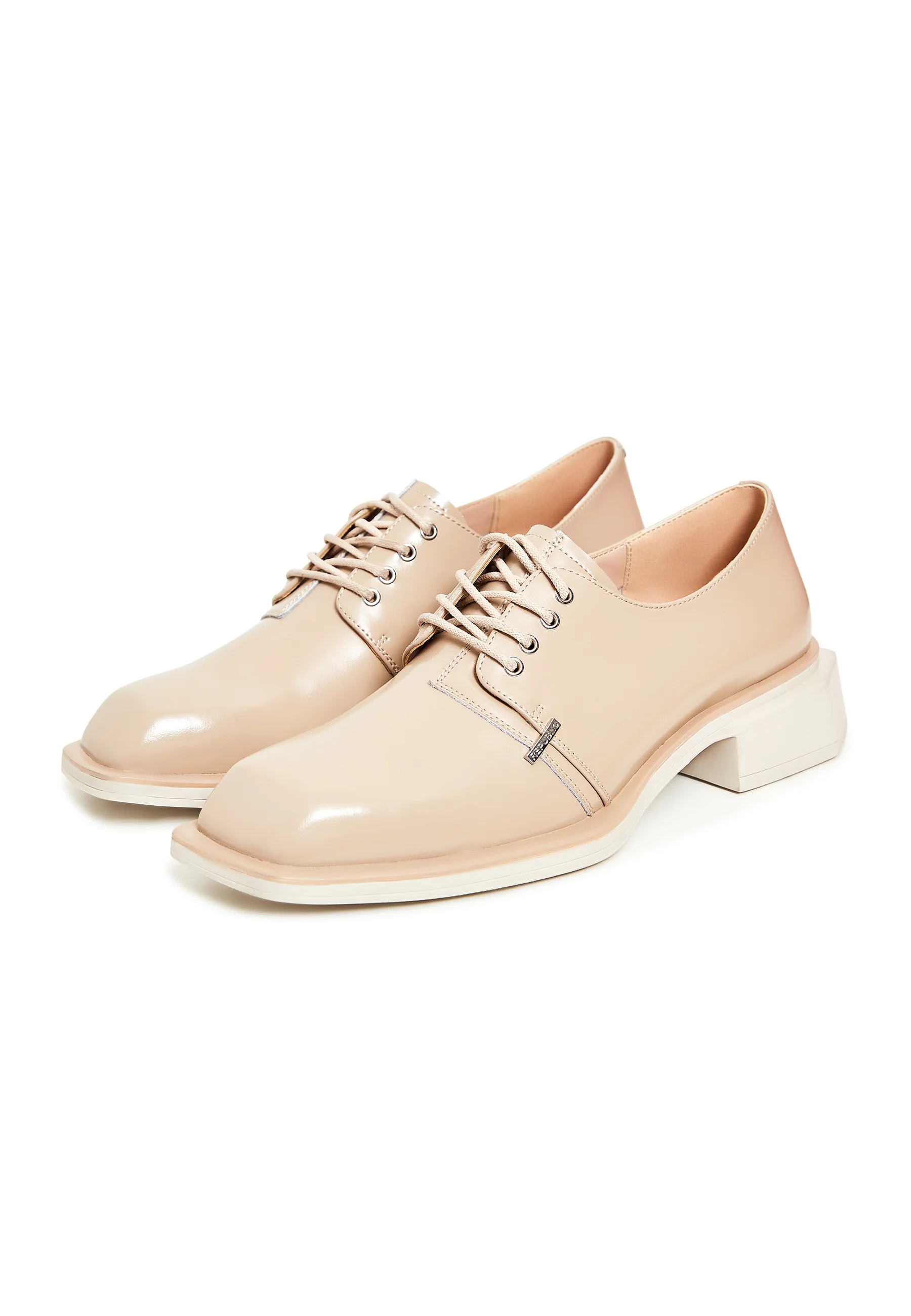 Zapatos con cordones de Cesare Gaspari
