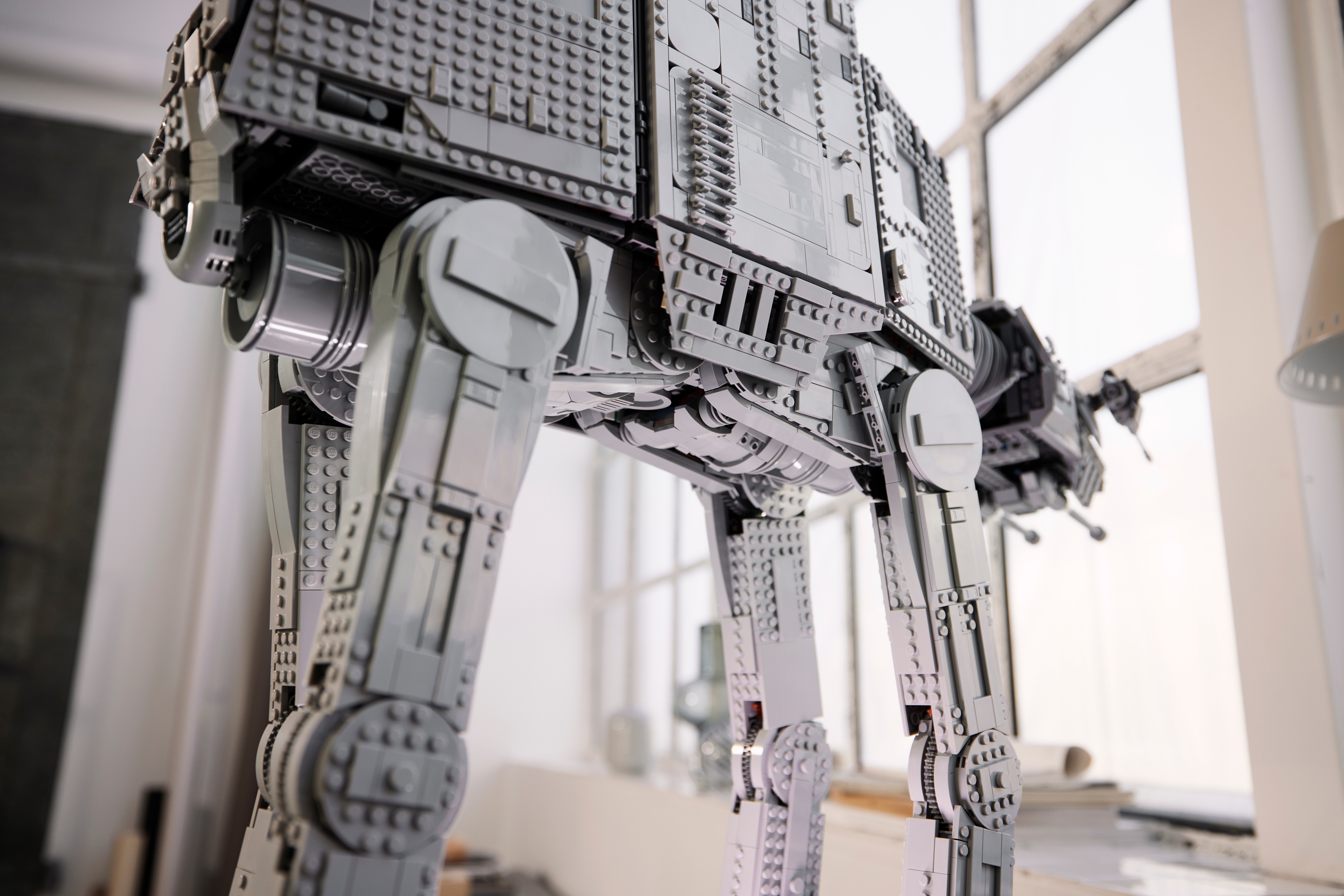 AT-AT™ 75313