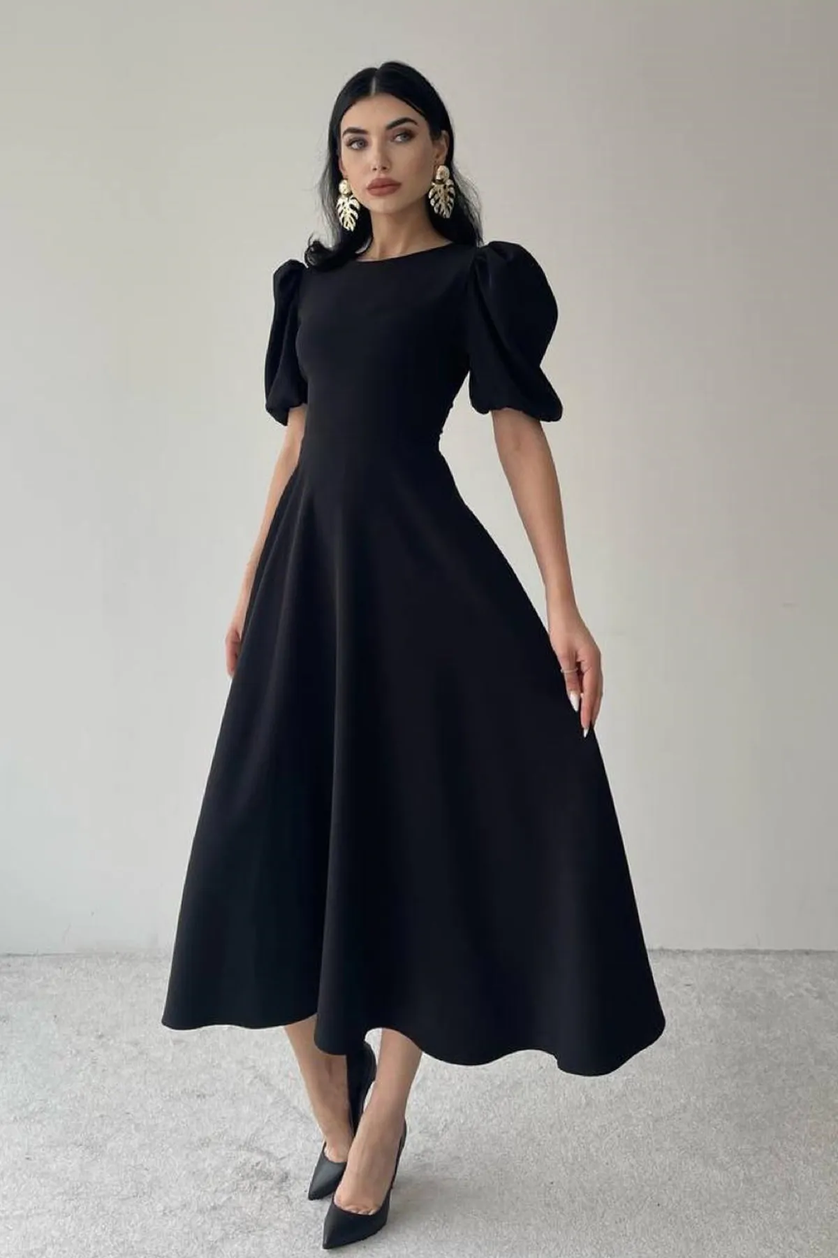 lovebox  Damen-Abendkleid aus Atlas-Stoff mit Rundhalsausschnitt, Prinzessinnenärmeln, Midi-Schwarz, 220