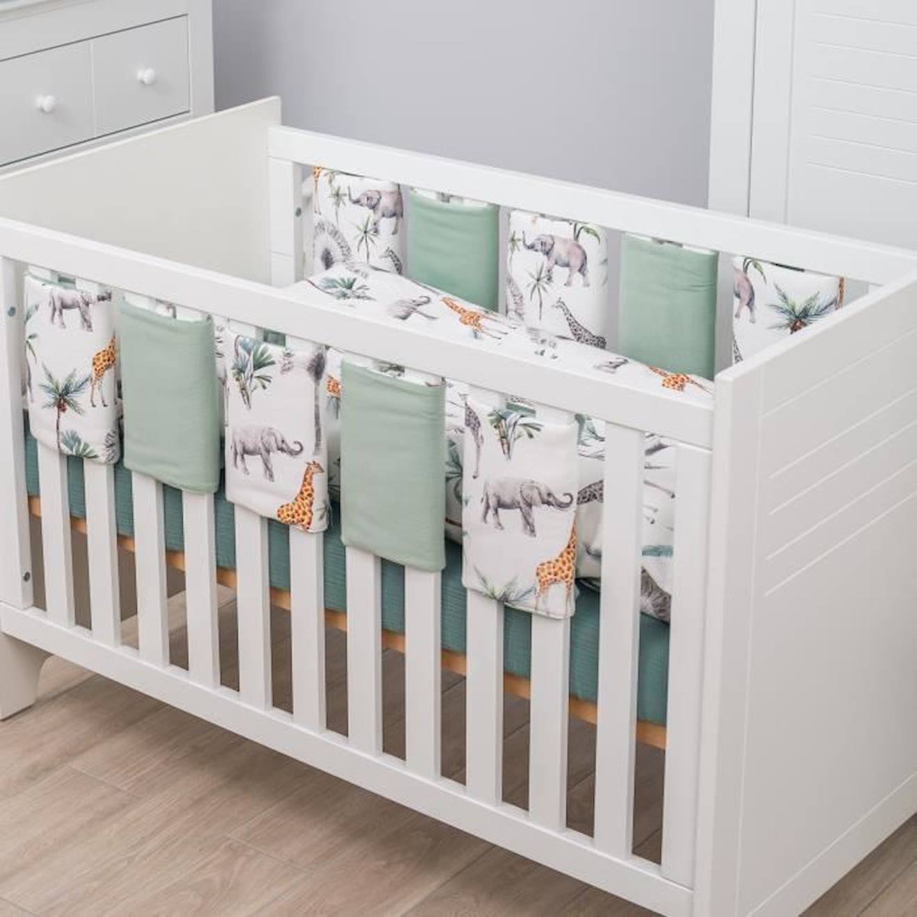 Tour de lit modulable et réversible, SAFARI Multicolore Pour lit bébé de 60x120 ou 70x140 cm vert