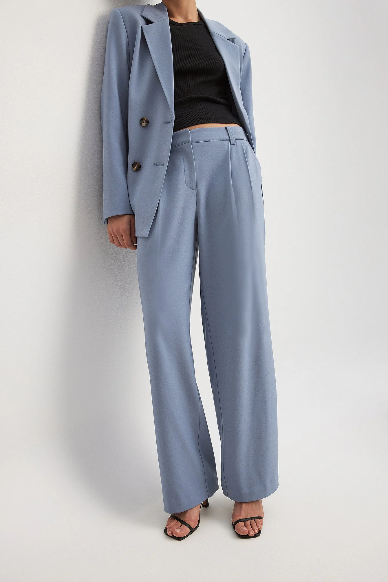 Anzughose mit niedriger Taille und Bundfalten