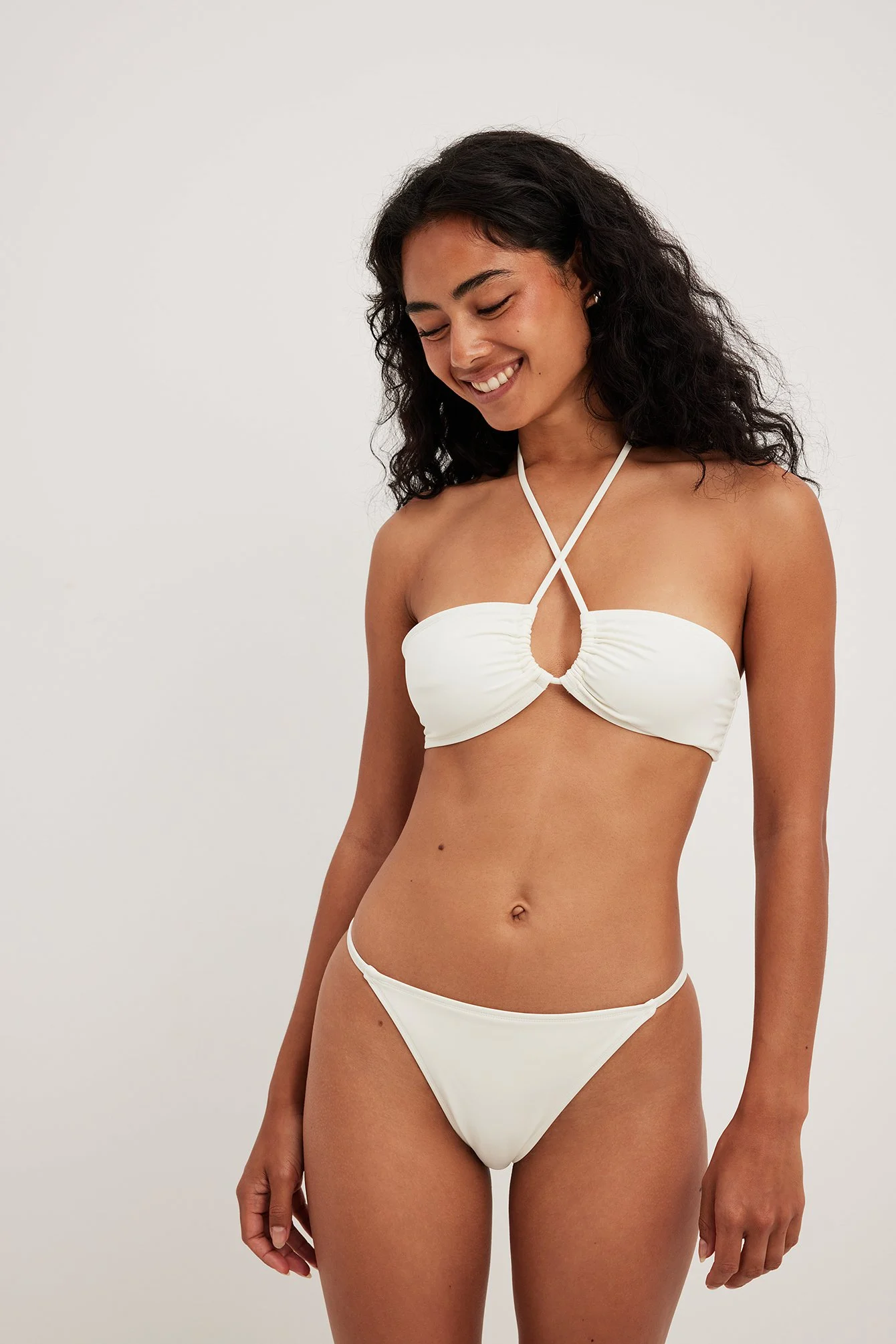 Bikini-Höschen Mit Dünnen Schnüren