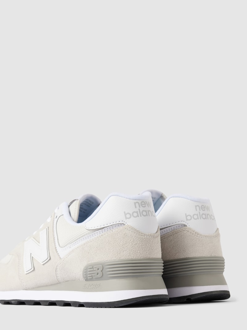 Sneaker mit Label-Detail in beige