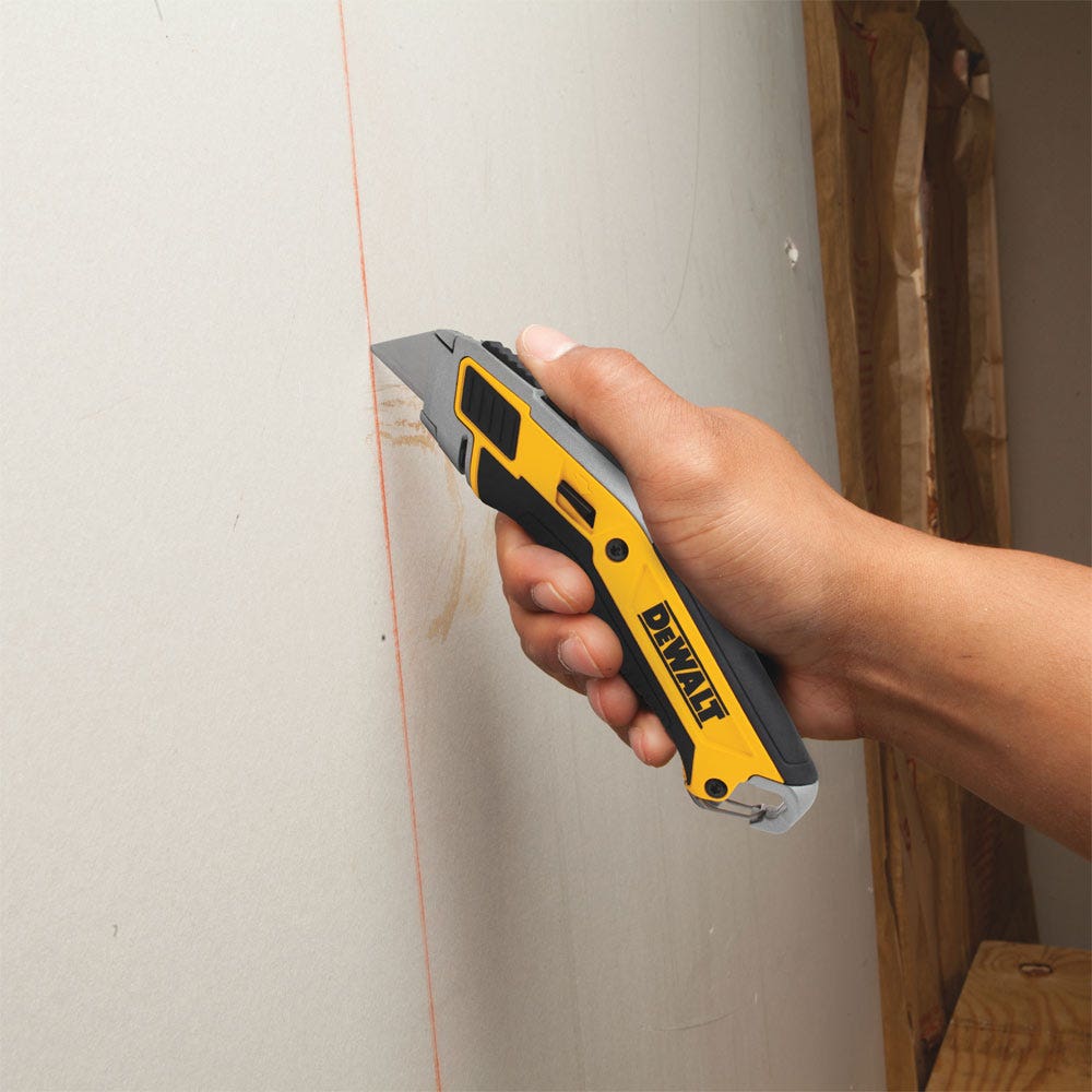 Estilete retrátil premium DEWALT com 5 lâminas DWHT10295