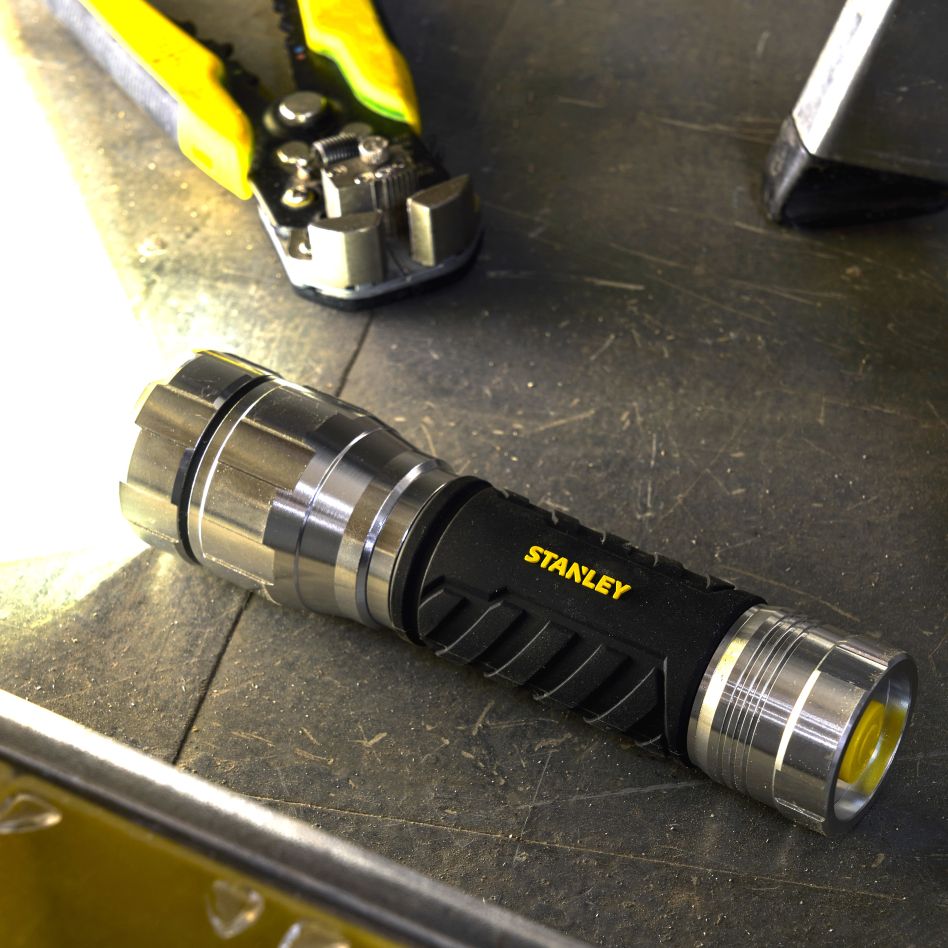 Lanternă Stanley SXLS43184E cu 1000 lumeni