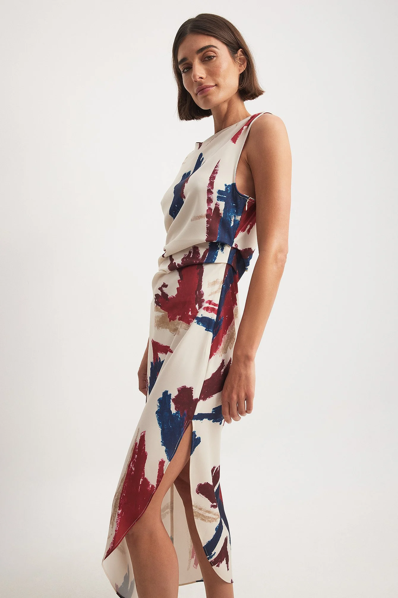 Gewebtes asymmetrisches, einseitig schulterfreies Kleid mit drapierten Details