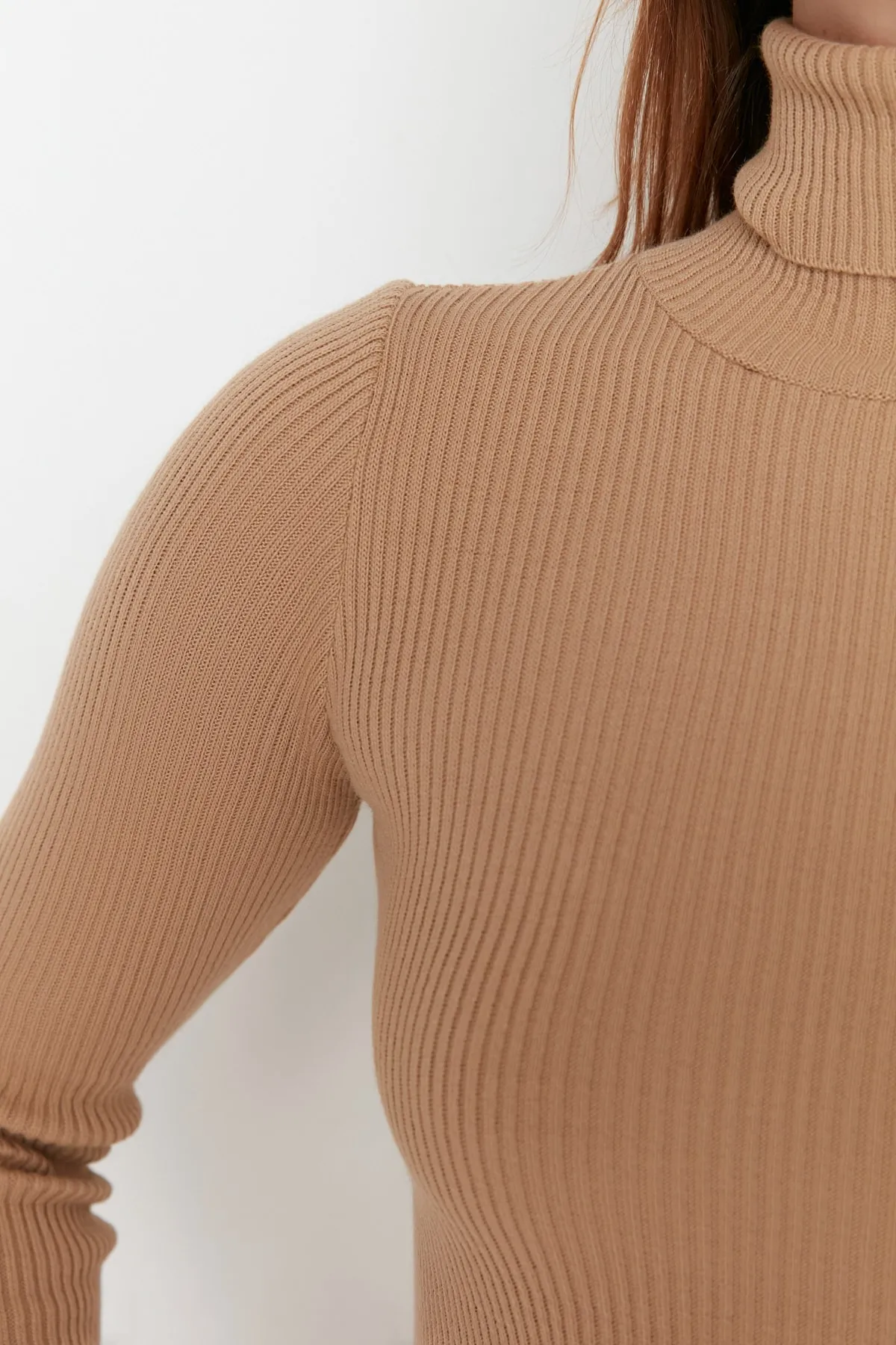 Trendyol Collection  Kamelfarbener Basic-Rollkragenpullover TWOAW21KZ1279