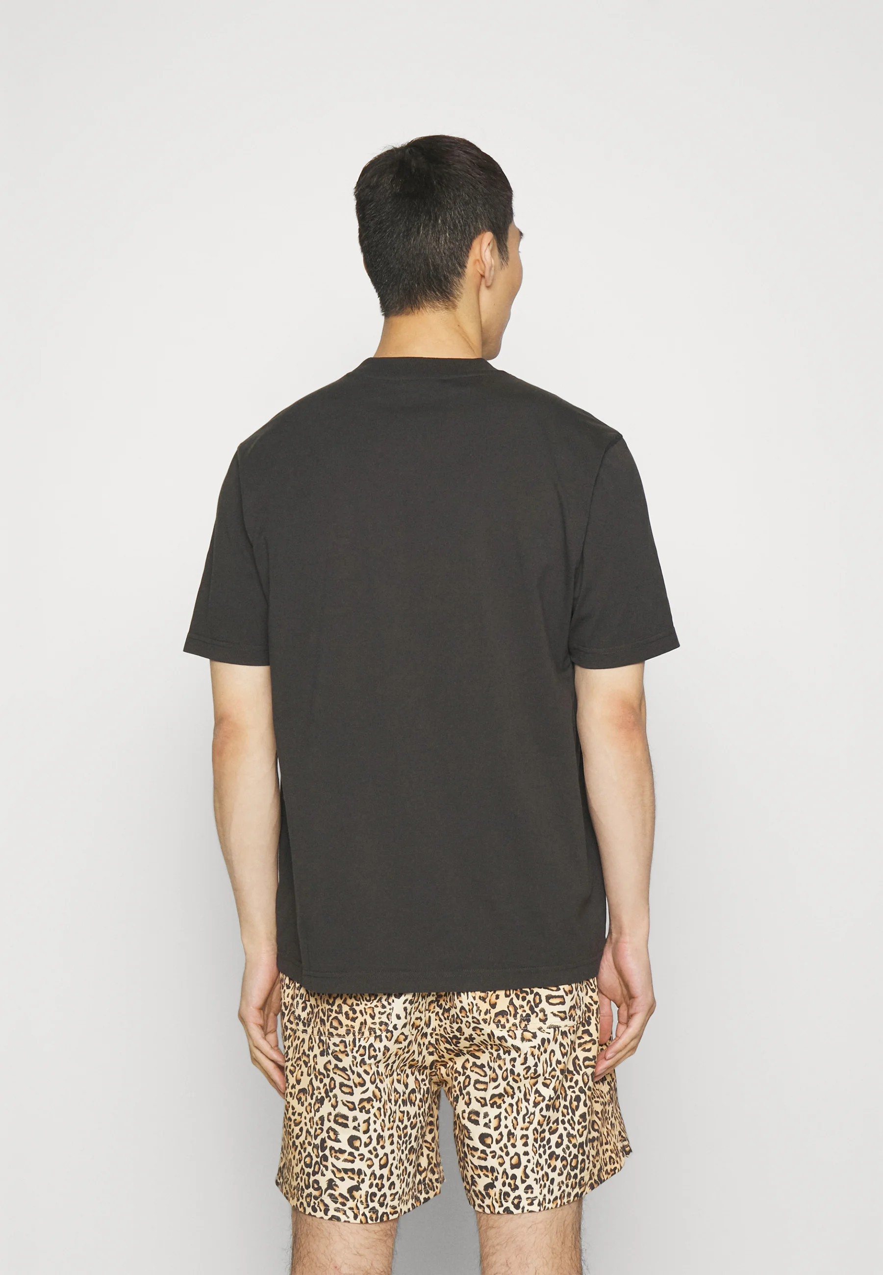 NN.07 ADAM EMB - Camiseta básica
