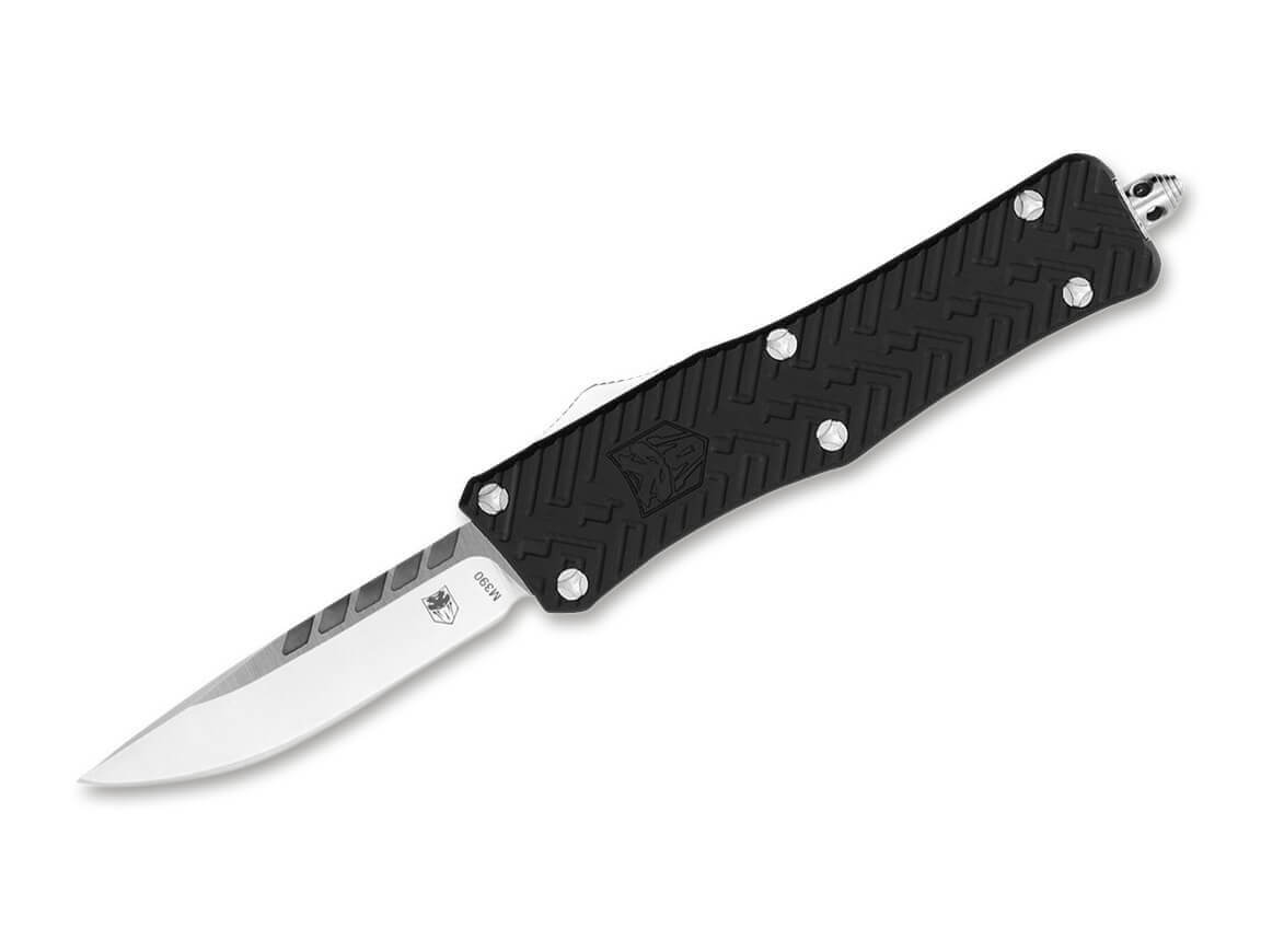 Titan Medium Black M390