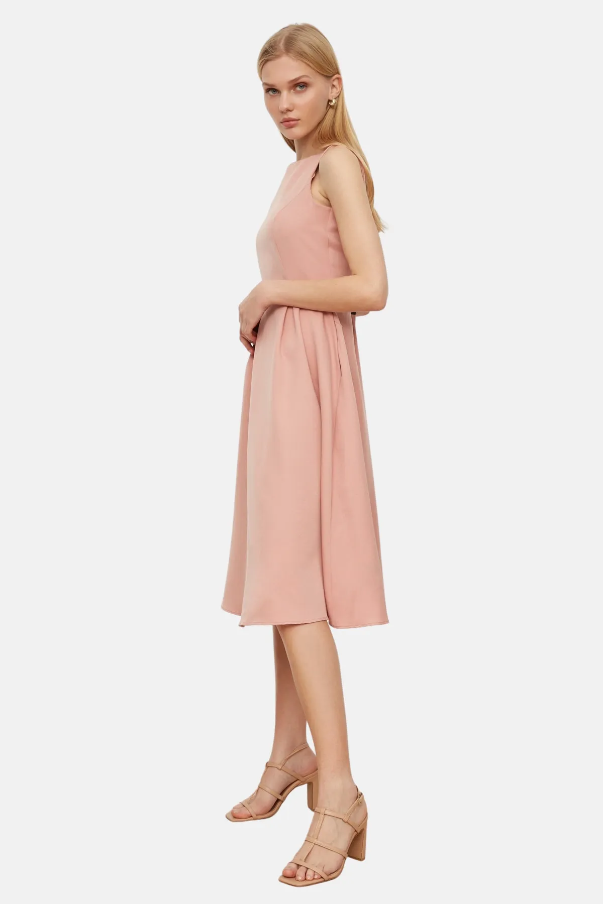 Trendyol Collection  Lachsfarbenes, plissiertes, gewebtes Midi-Taillenkleid TWOSS20EL0980