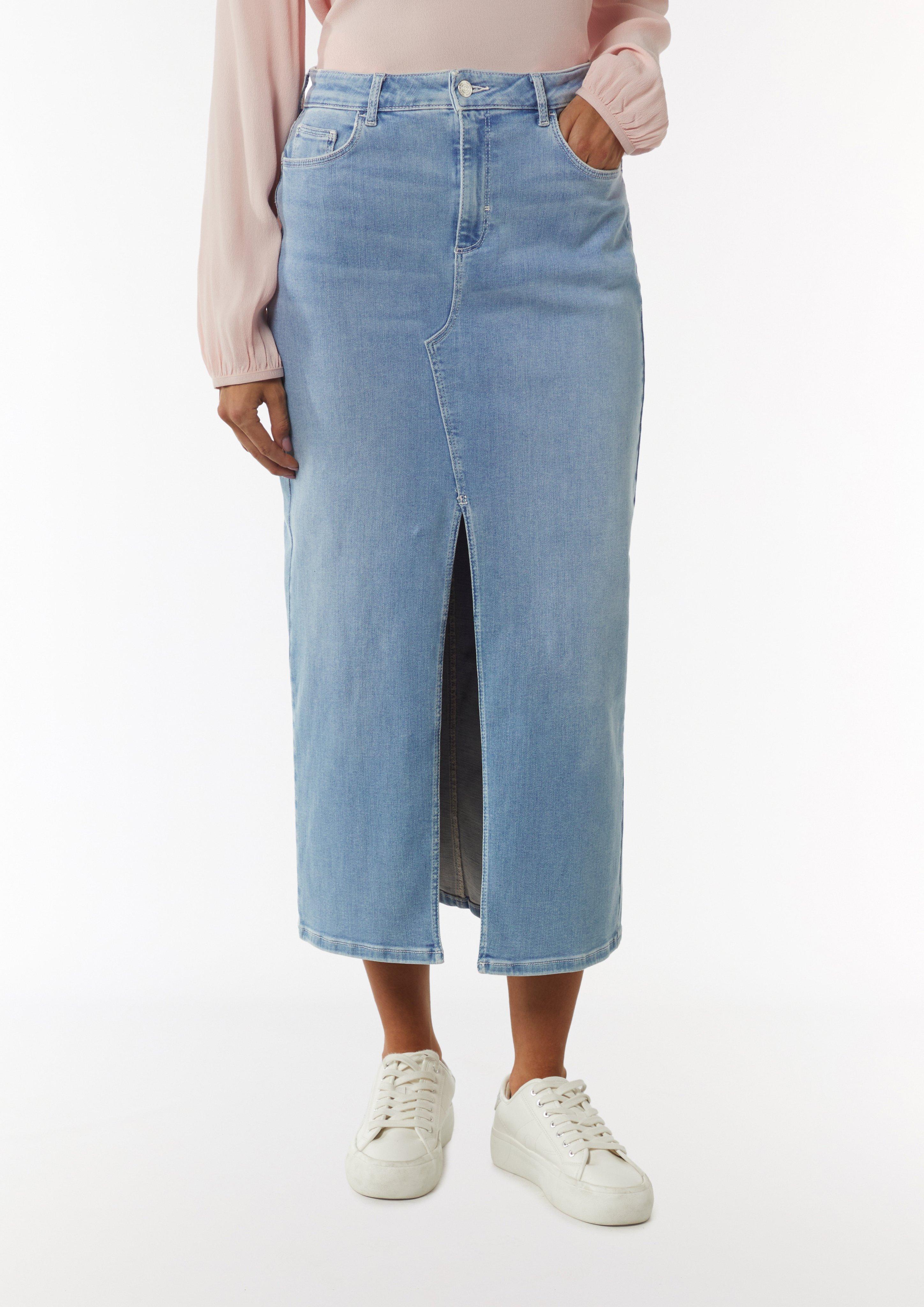 Langer Jeans-Rock mit Schlitz - blau