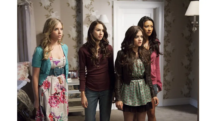Pretty Little Liars - Die komplette 1. Staffel  [5 DVDs]