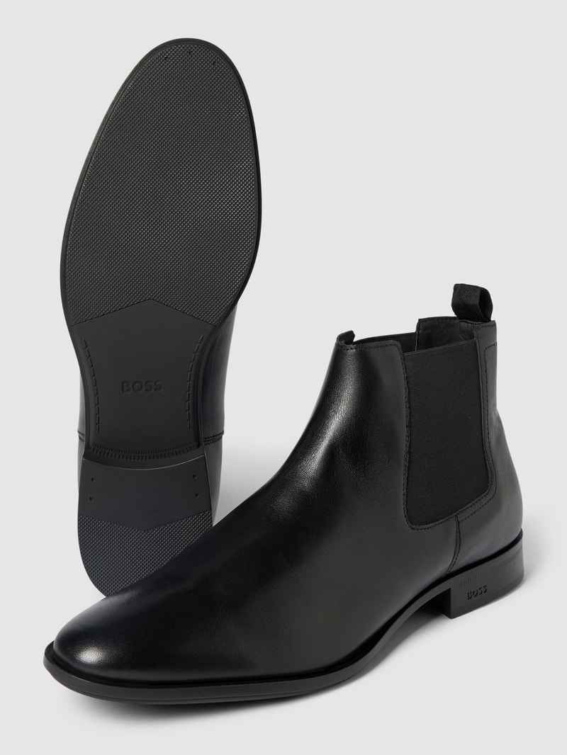 Chelsea Boots mit Label-Details Modell 'Colby' in schwarz
