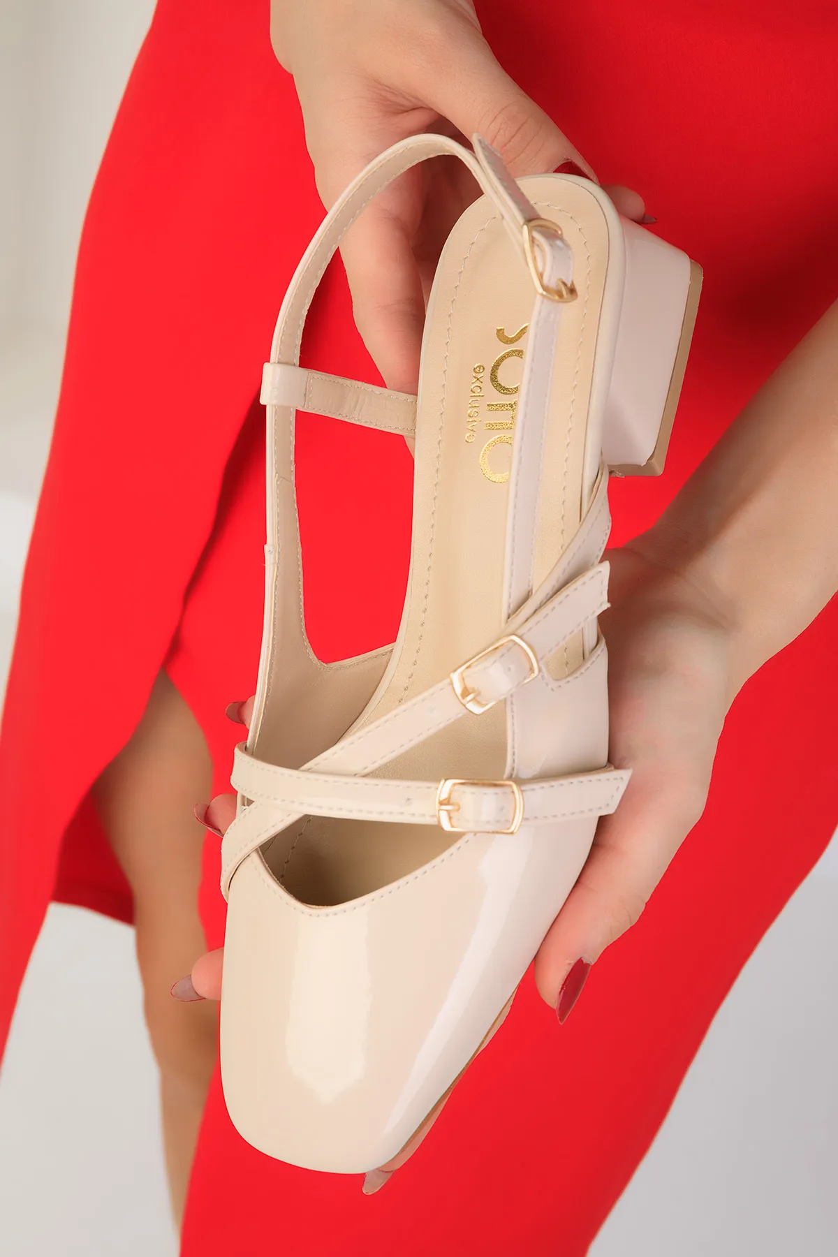 SOHO  Klassische Damenschuhe mit Absatz aus Lackleder in Nude 18957