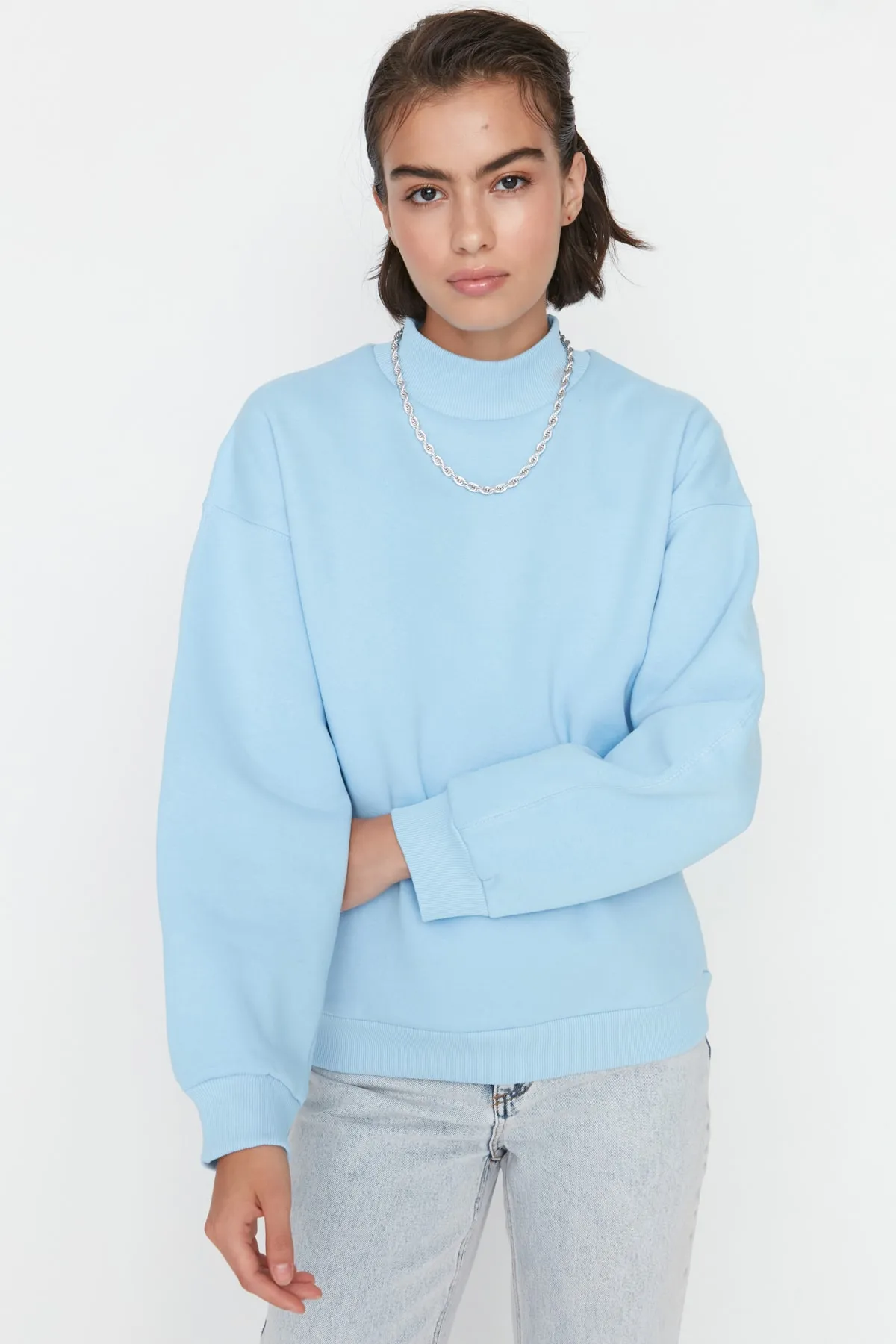 Trendyol Collection  Hellblaues, dickes Innenfleece-Sweatshirt mit Stehkragen und entspannter/bequemer Passform TWOAW20SW0584