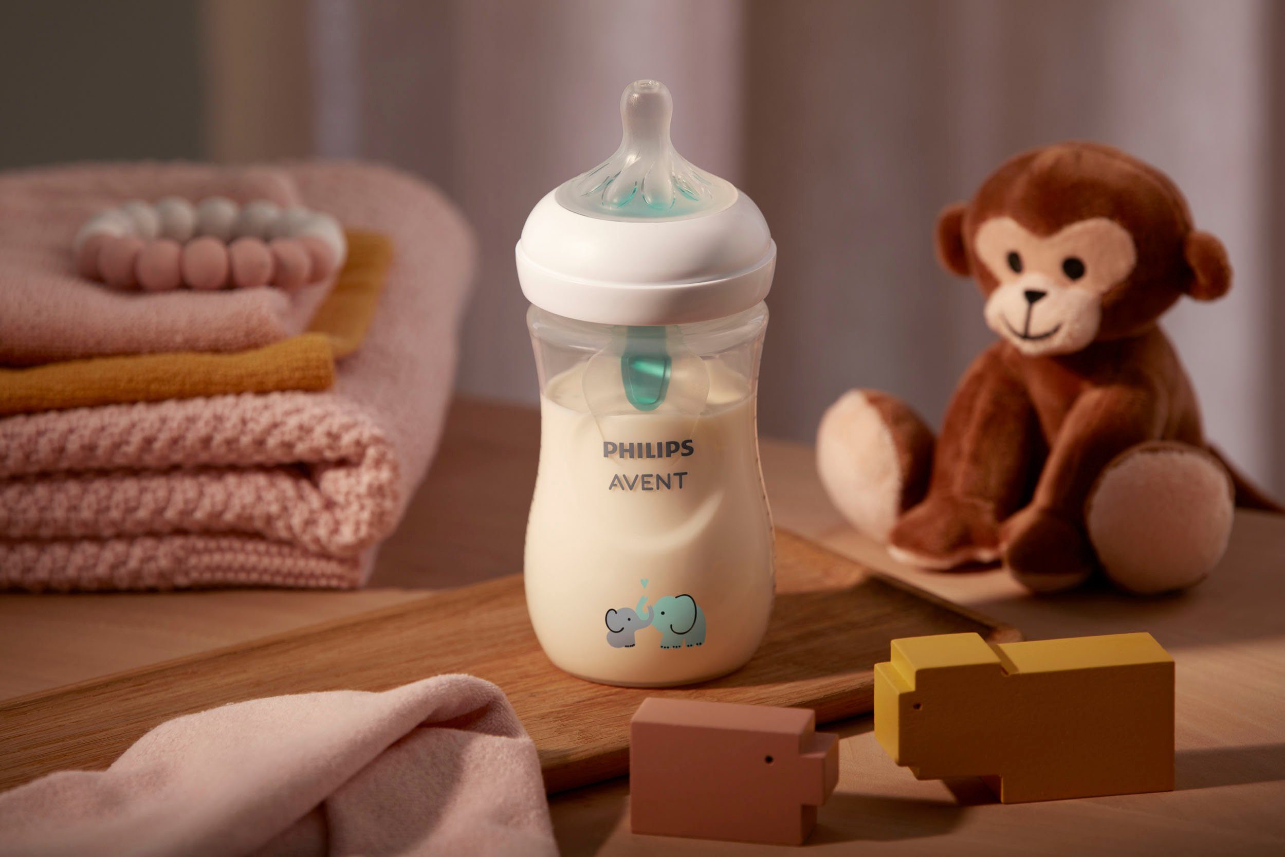 Philips AVENT Babyflasche Natural Response SCY673/81, mit dem AirFree Ventil, 260ml, ab dem 1. Monat