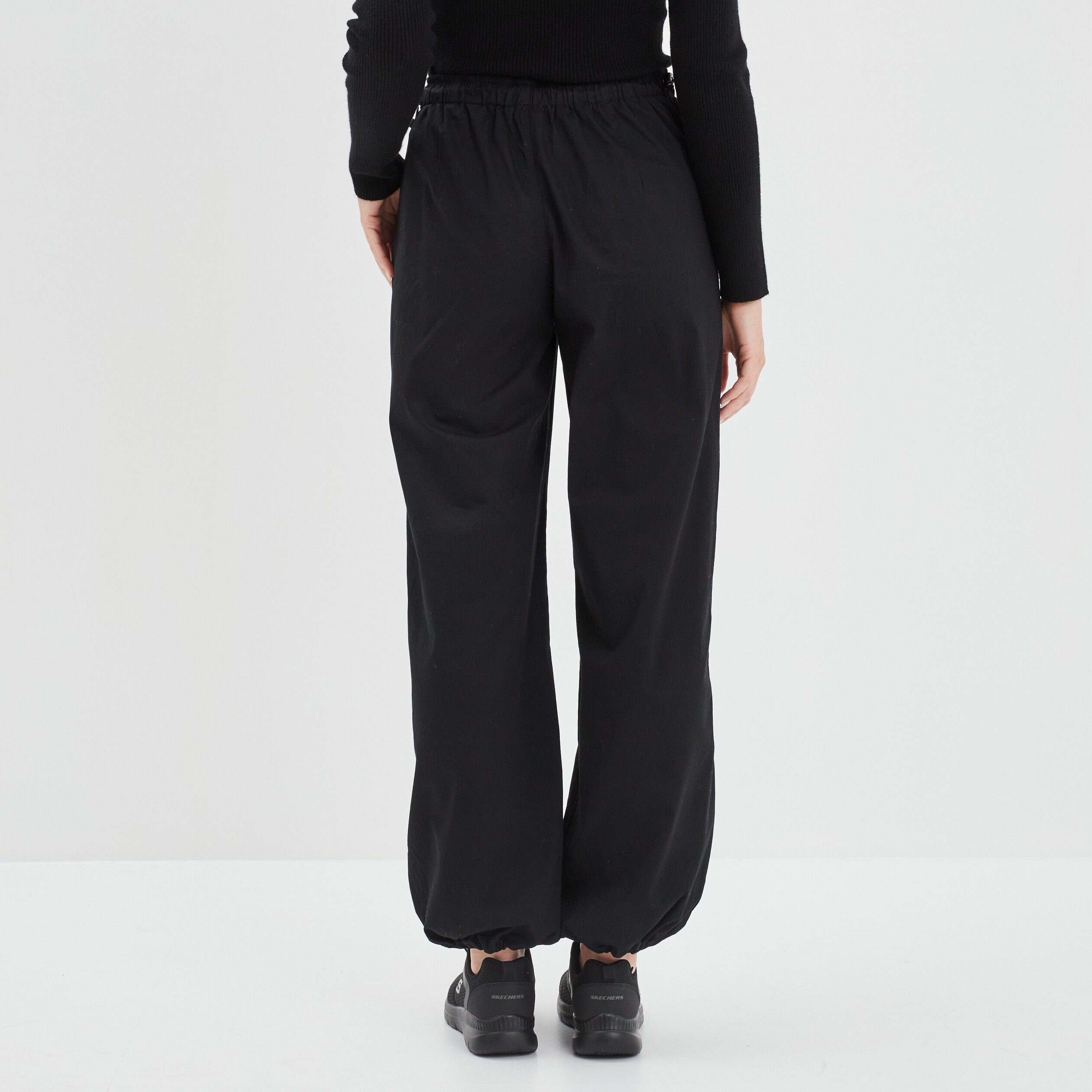 Pantalon loose bas resserré noir femme | La Halle