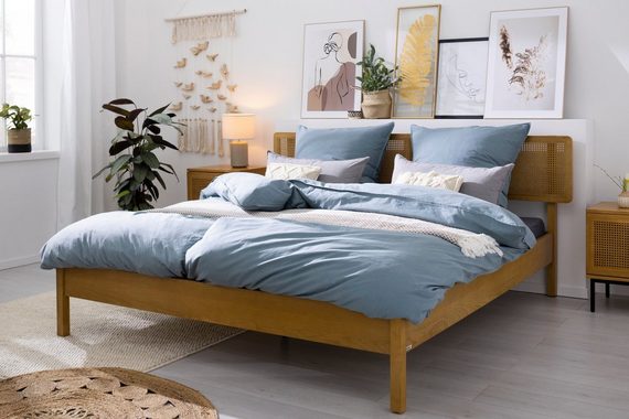 COUCH Holzbett Feines Geflecht, Wiener Geflecht im Kopfteil