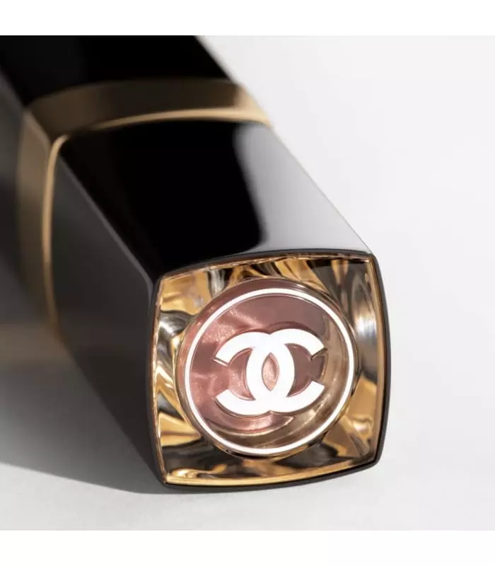 ROUGE COCO FLASH La Couleur, la Brillance, l'Intensité en un Éclair
