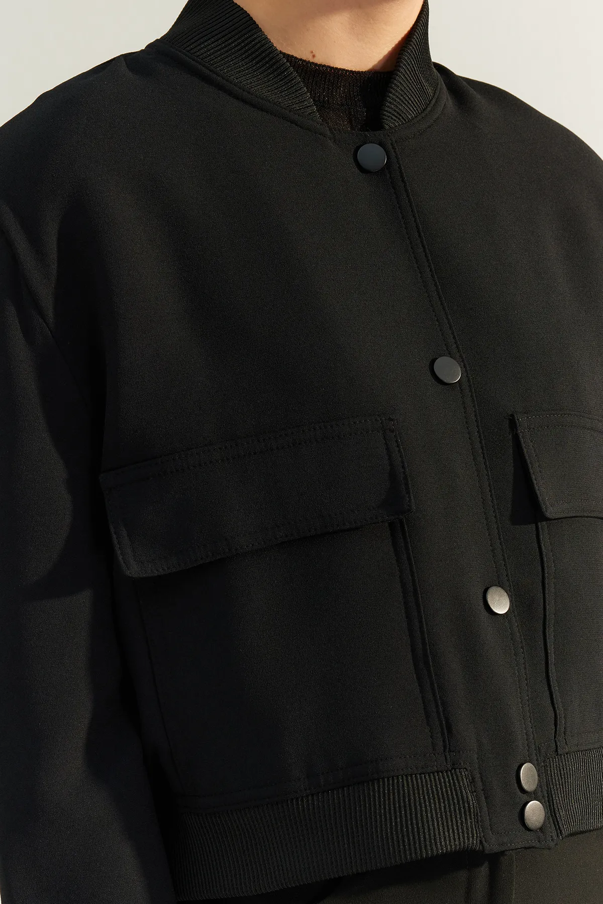 Trendyol Collection  Schwarze Premium-Bomber-Webjacke TWOAW24CE00047