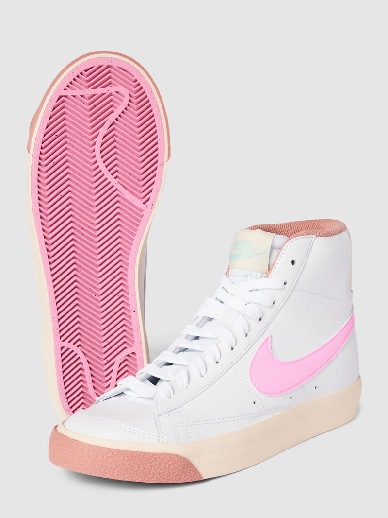 High Top Sneaker mit Schnürung Modell 'BLAZER MID 77' in weiß