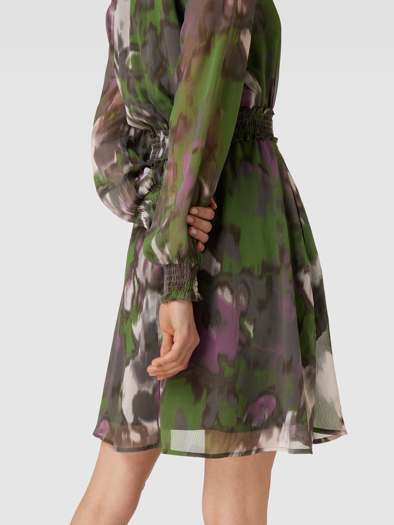 Knielanges Kleid in Wickel-Optik in grasgrün