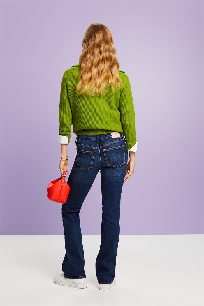 Bootcut Jeans mit mittelhohem Bund