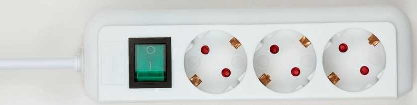Regleta de enchufes Brennenstuhl 1152320015 Eco-Line con interruptor de 3 vías, color blanco, 1,5 m, H05VV-F 3G1.5