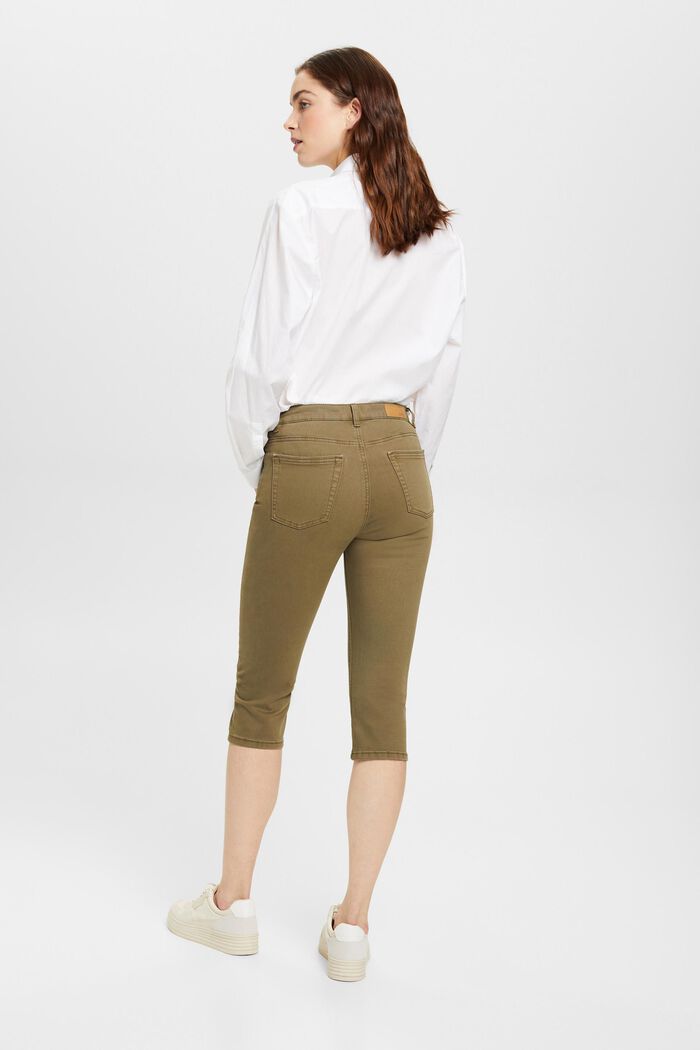 Capri-Jeans mit mittelhohem Bund
