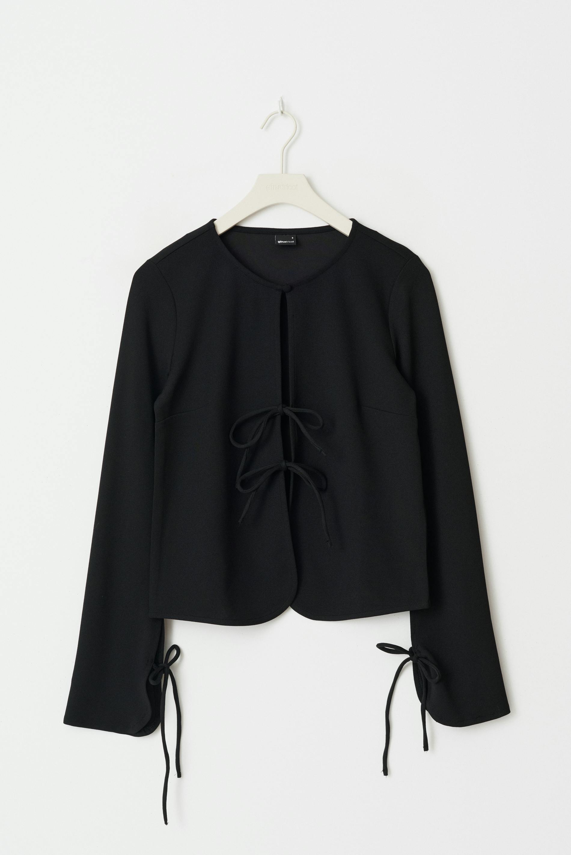 Front tie top