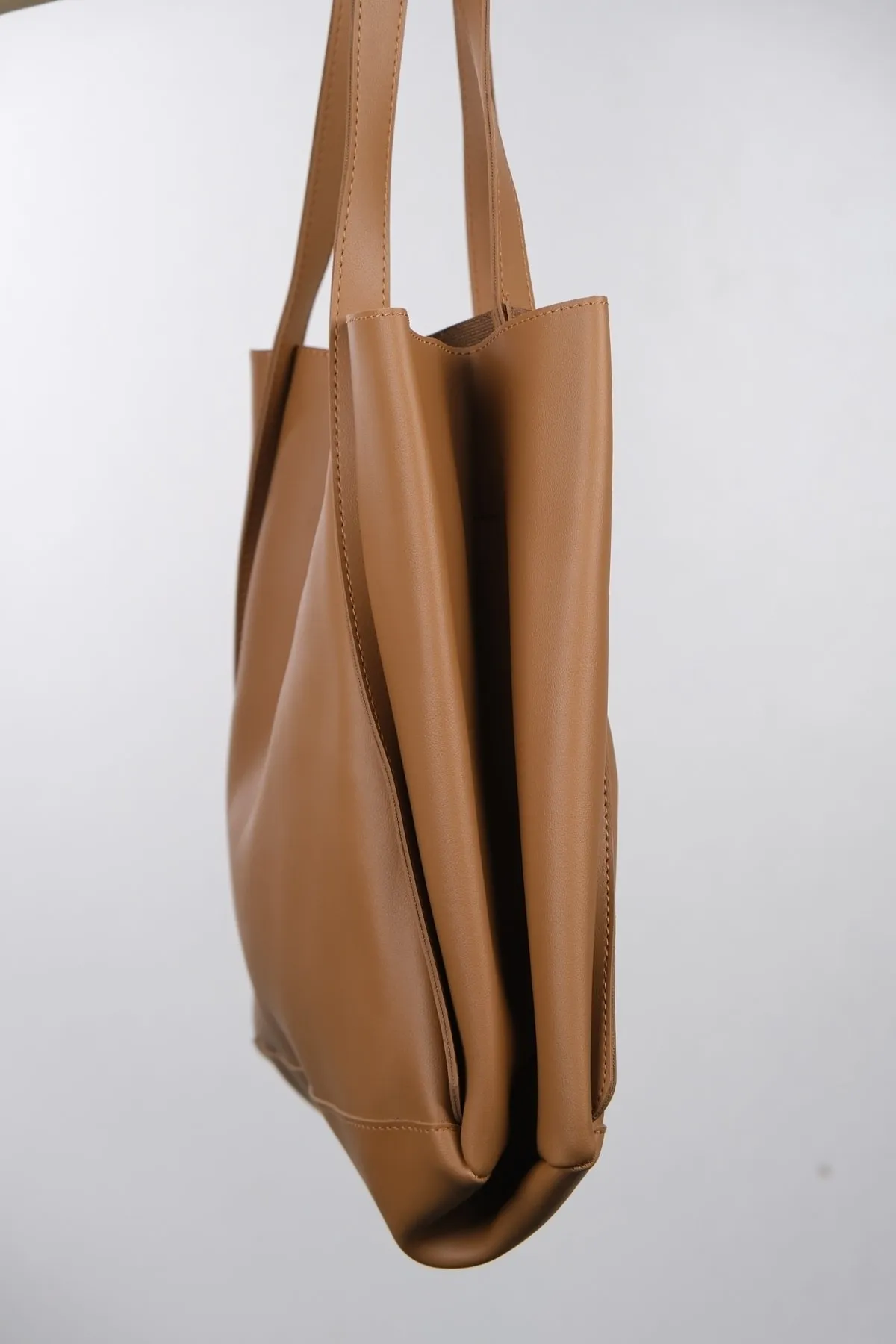 LuviShoes  Klos Tan Damen-Umhängetasche