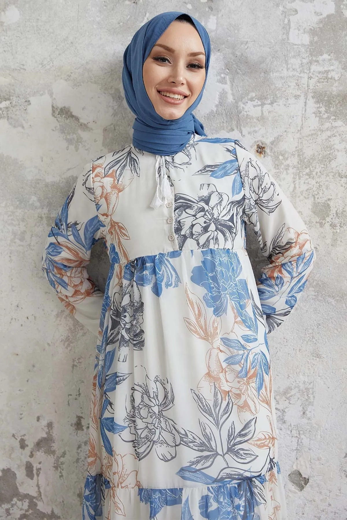 InStyle  Jalya Chiffonkleid mit geknöpftem Kragen und Schnürung – Blau