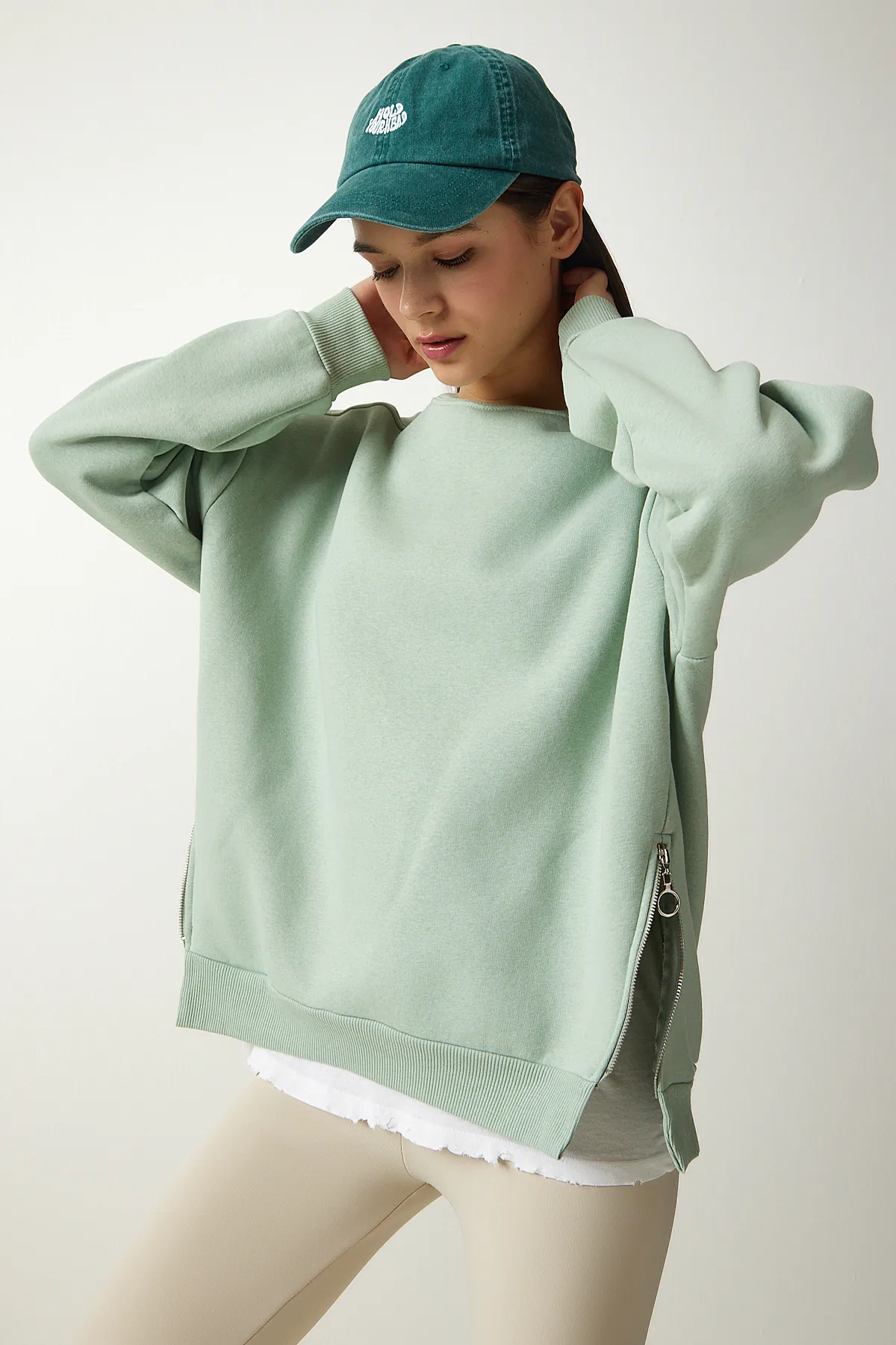 Happiness İstanbul  Aquagrünes Damen-Sweatshirt mit Reißverschluss und hohem Kragen UB00148