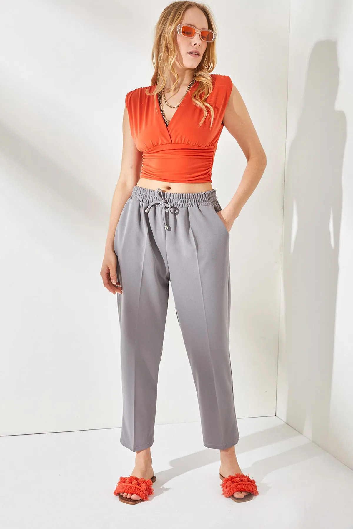 Olalook  Graue Damen-Karottenhose mit elastischem Bund und Tasche PNT-19000203