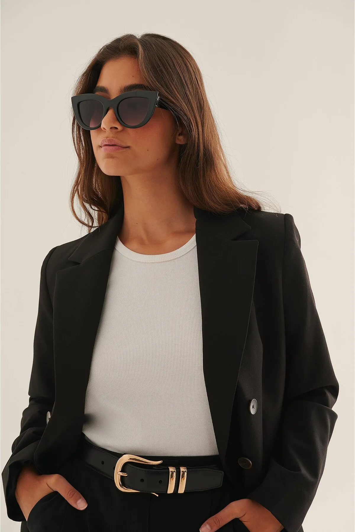 NA-KD  Klobige, spitze Cat-Eye-Sonnenbrille aus recyceltem Material