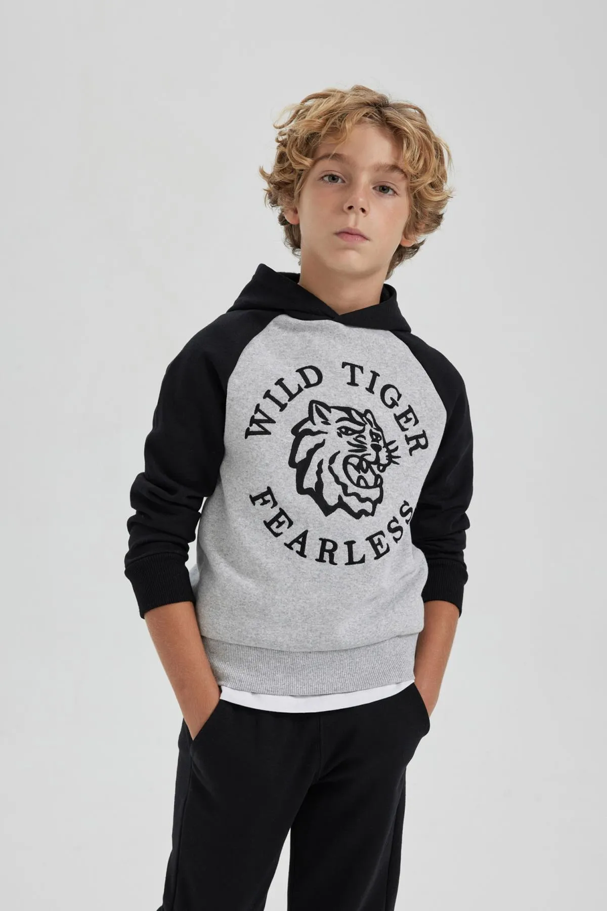 DeFacto  Bedrucktes Kapuzen-Sweatshirt-Jogginghose-Set für Jungen, 2-teilig