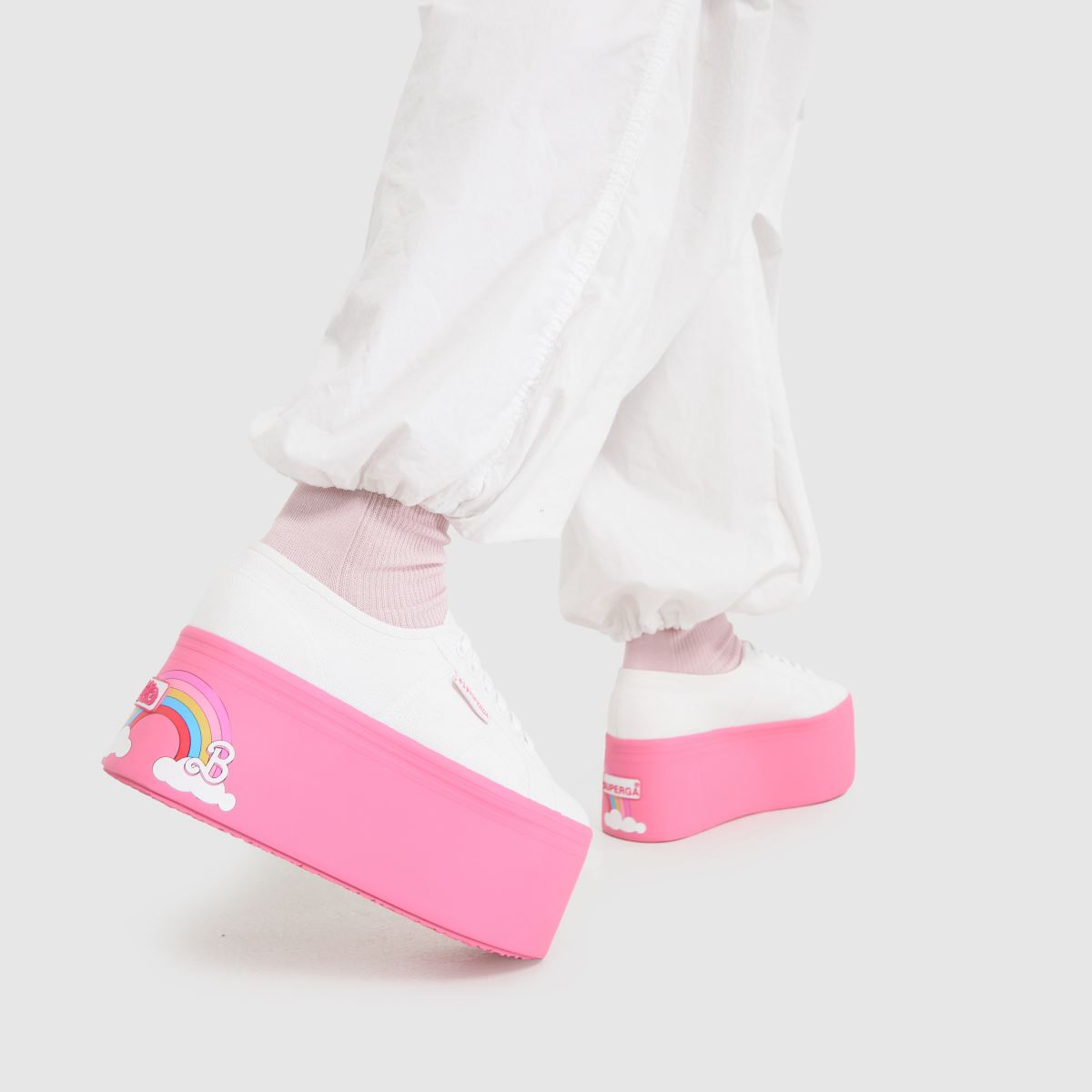 Superga 2802 Barbie – Regnbågsfärgade sneakers i vitt och rosa
