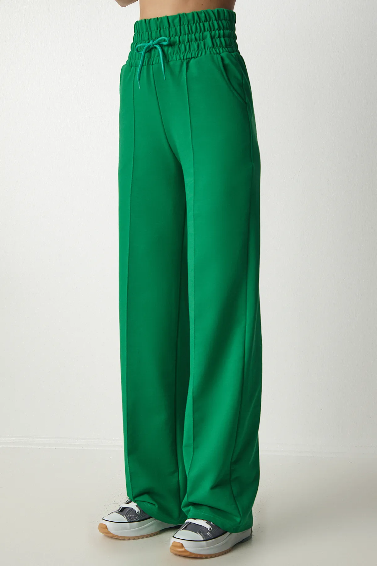 Happiness İstanbul  Grüne Basic-Strick-Jogginghose mit Taschen für Damen XR00018