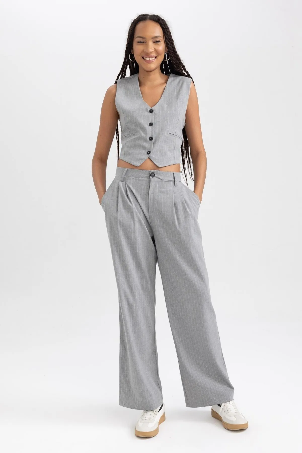 DeFacto  Hose mit weitem Bein, zwei Taschen, hoher Taille und Kragen in Standardlänge B0893ax23au