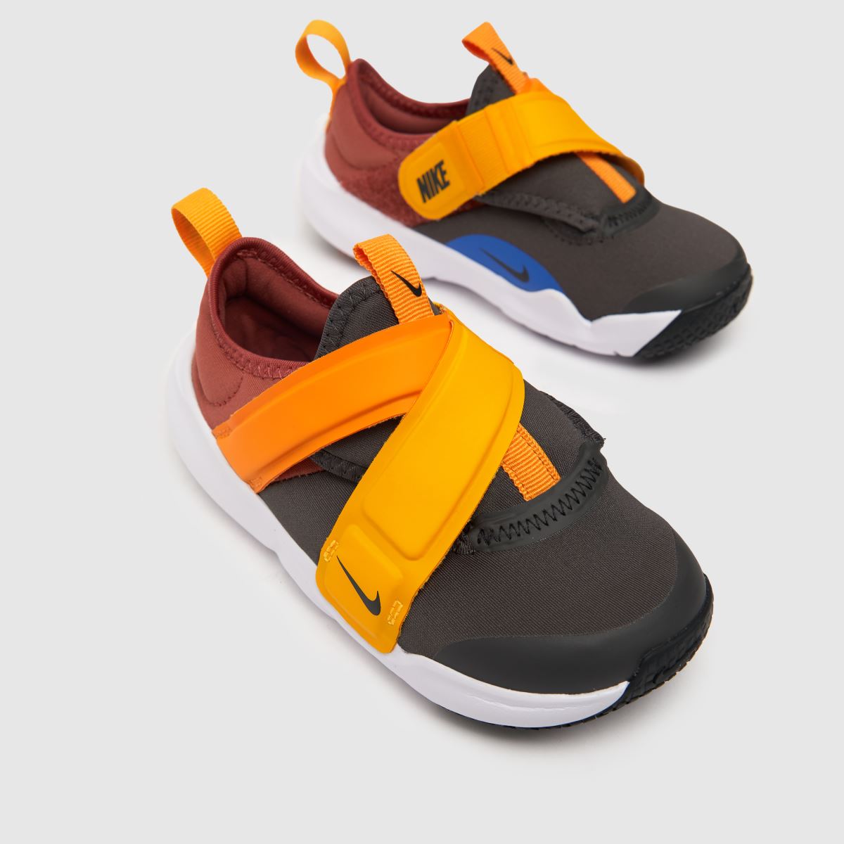 Nike barna és szürke Flex Advance fiú kisgyermek cipők