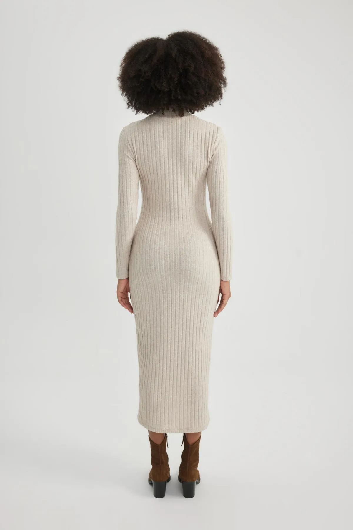 DeFacto  Figurbetontes Maxikleid mit halbem Rollkragen und langen Ärmeln B8602ax23wn