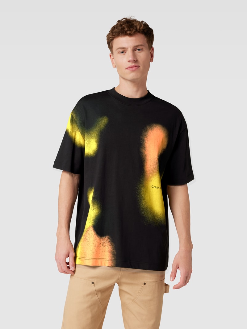 T-Shirt mit Allover-Print in black